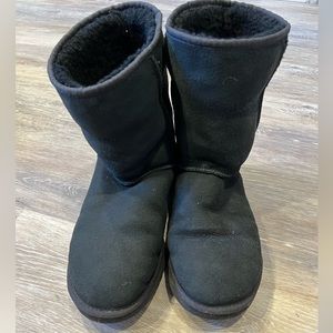 Ugg Boots | Classic Short | Black | W Size 10